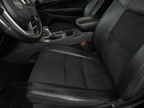 Used 2020 Jeep Grand Cherokee Altitude RWD image 17