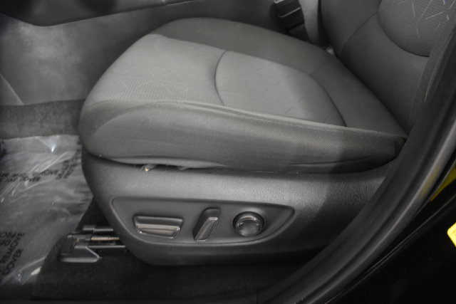 Used 2025 Toyota RAV4 XLE FWD image 12