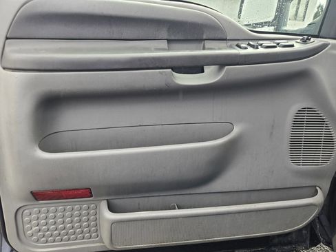 Used 2002 Ford F250 XL image 9