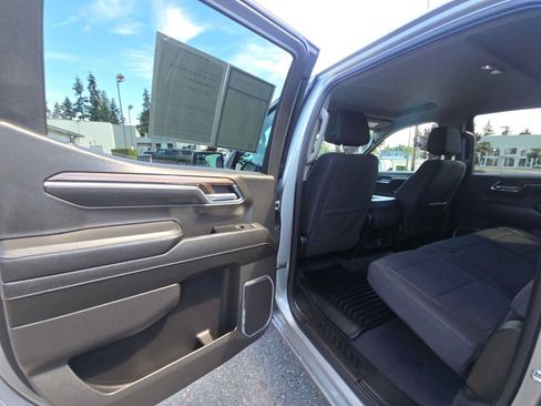 Used 2024 Chevrolet Silverado 1500 RST AWD/4WD image 15
