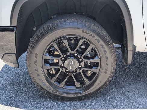 Used 2025 Chevrolet Silverado 2500 Custom w/ Custom Value Package AWD/4WD image 30
