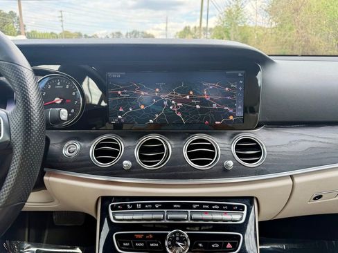 Used 2017 Mercedes-Benz E 300 4MATIC image 21