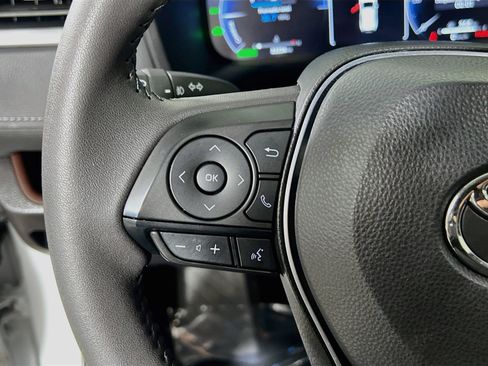 Used 2025 Toyota RAV4 Limited AWD/4WD image 19