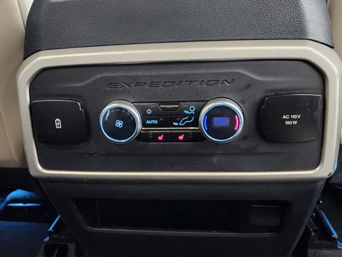 Used 2024 Ford Expedition Limited image 22