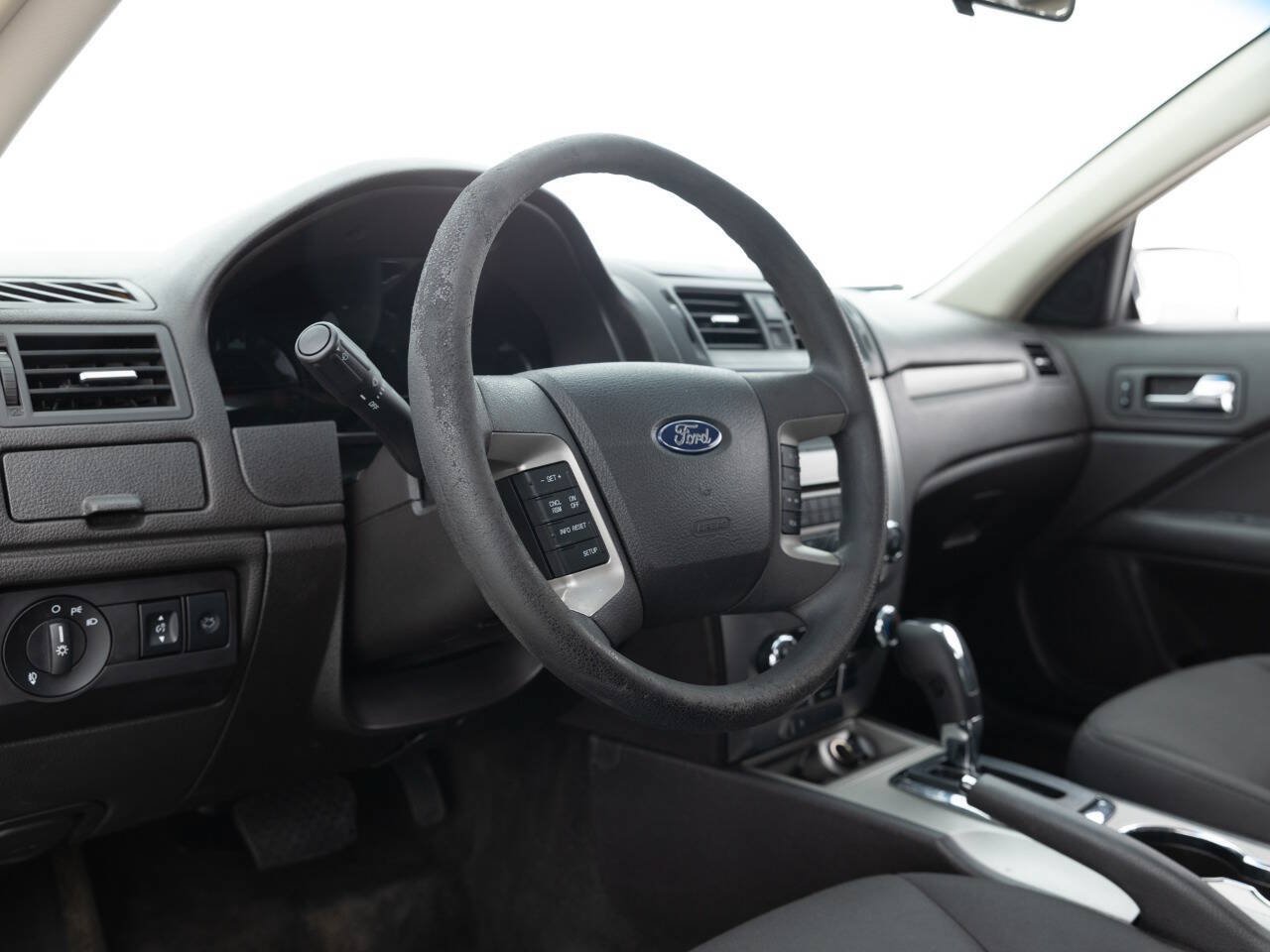 Used 2010 Ford Fusion SE FWD image 23