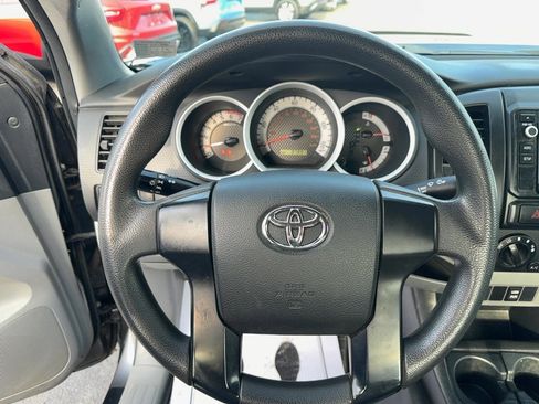 Used 2014 Toyota Tacoma 4x4 Access Cab image 12