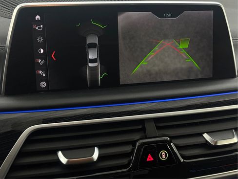 Used 2019 BMW 750i xDrive 750i xDrive Sedan 4D w/ Executive Package image 37