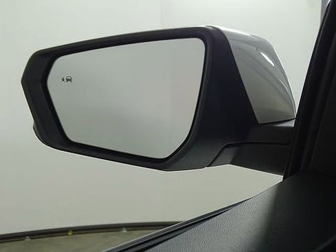 Used 2022 Chevrolet Equinox Premier w/ LPO, Floor Liner Package image 39