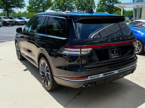 Used 2026 Lincoln Aviator Reserve AWD/4WD image 7