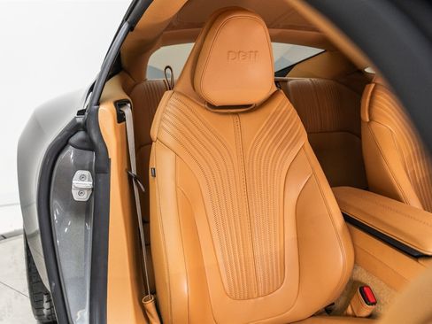 Used 2017 Aston Martin DB11 V12 RWD image 48