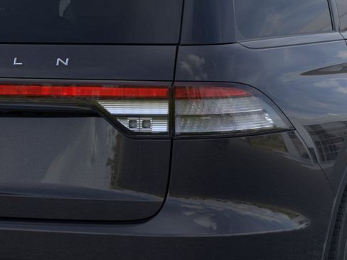 New 2026 Lincoln Aviator AWD w/ Jet Appearance Package image 45