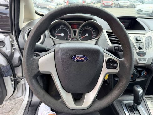 Used 2011 Ford Fiesta SE w/ 202A Rapid Spec Order Code FWD image 9