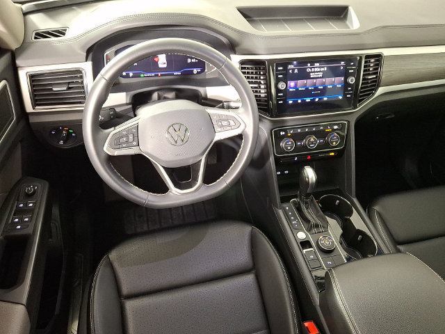 Used 2023 Volkswagen Atlas SE w/ Panoramic Sunroof Package AWD/4WD image 2
