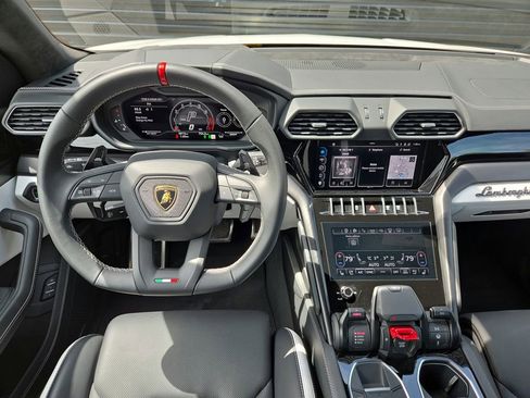 Used 2024 Lamborghini Urus S AWD/4WD image 8
