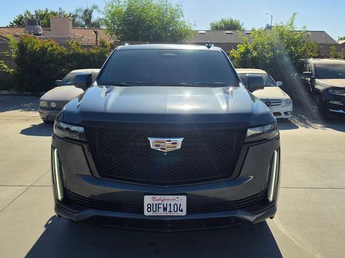 Used 2021 Cadillac Escalade ESV Sport w/ Driver Assist Tech Package AWD/4WD image 2