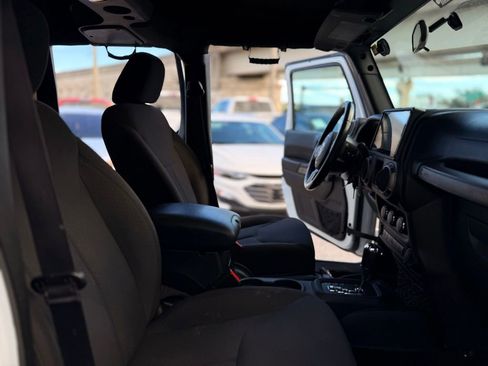 Used 2016 Jeep Wrangler Unlimited Sport w/ Connectivity Group image 11