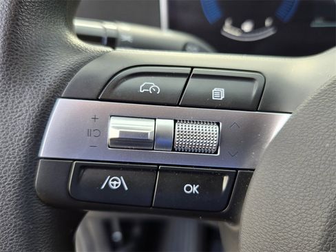 Used 2025 Hyundai Santa Cruz SEL image 25