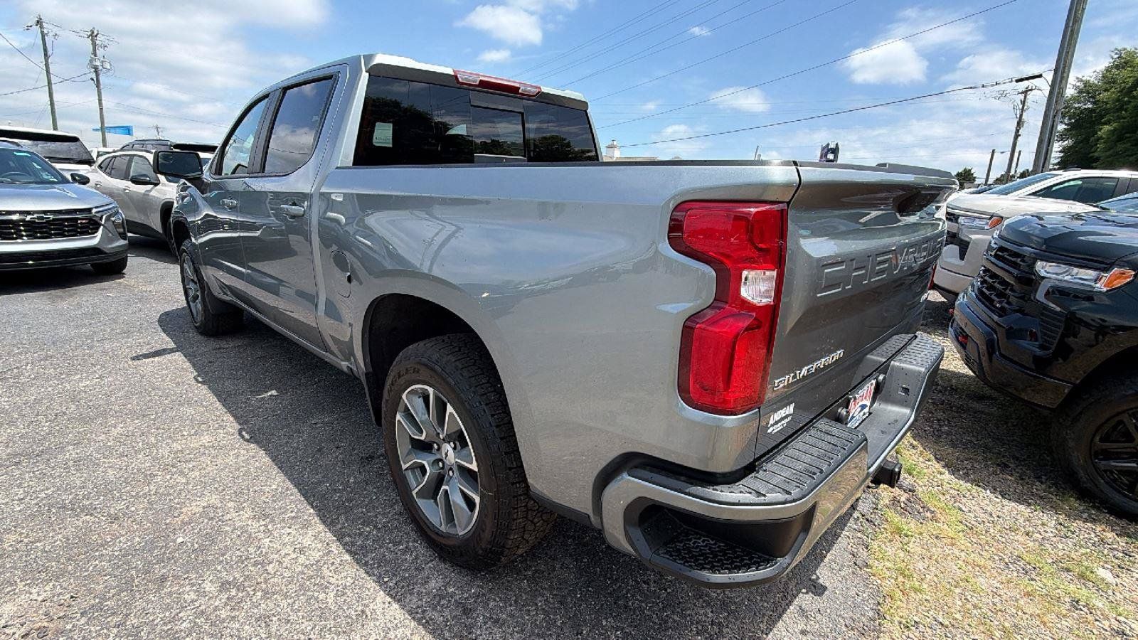 New 2026 Chevrolet Silverado 1500 RST AWD/4WD image 7