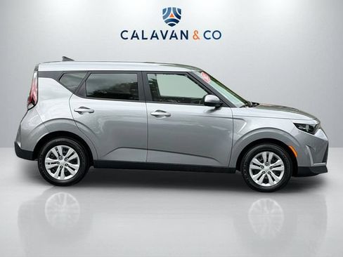 Used 2025 Kia Soul LX FWD image 8