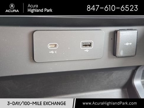 Used 2023 Land Rover Defender 90 X-Dynamic SE AWD/4WD image 32