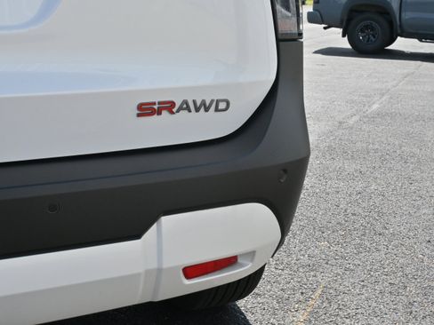 New 2025 Nissan Kicks SR image 9