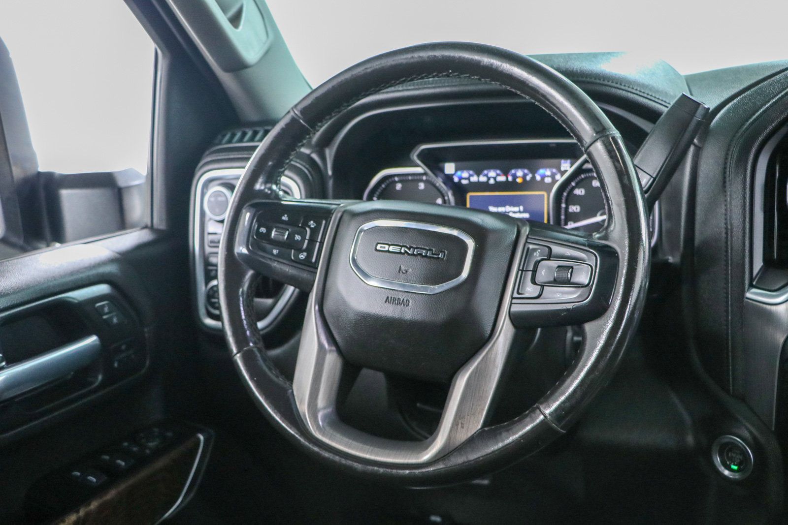 Used 2021 GMC Sierra 2500 Denali w/ Denali Ultimate Package AWD/4WD image 13