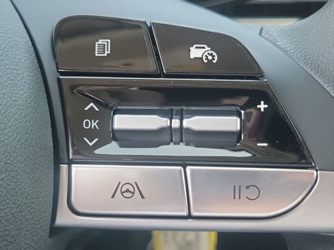 New 2026 Hyundai Elantra SE FWD image 9