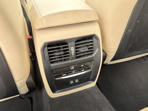 Certified 2025 BMW 330i Sedan w/ Convenience Package RWD image 18