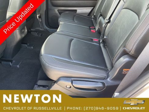 Used 2025 Nissan Pathfinder SL AWD/4WD image 45