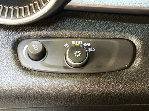 Used 2025 Chevrolet Trax ACTIV FWD image 10