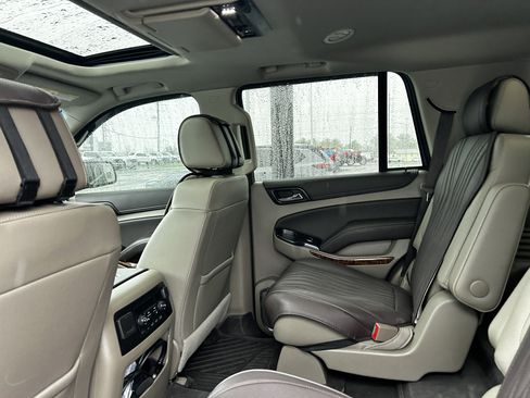 Used 2020 Chevrolet Tahoe Premier AWD/4WD image 11