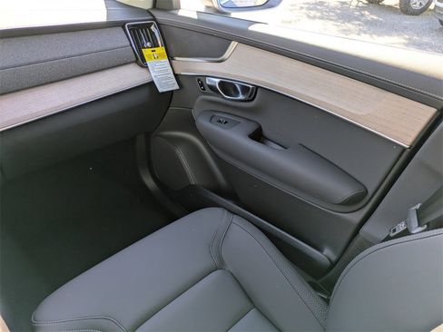New 2026 Volvo XC90 B5 Core image 16