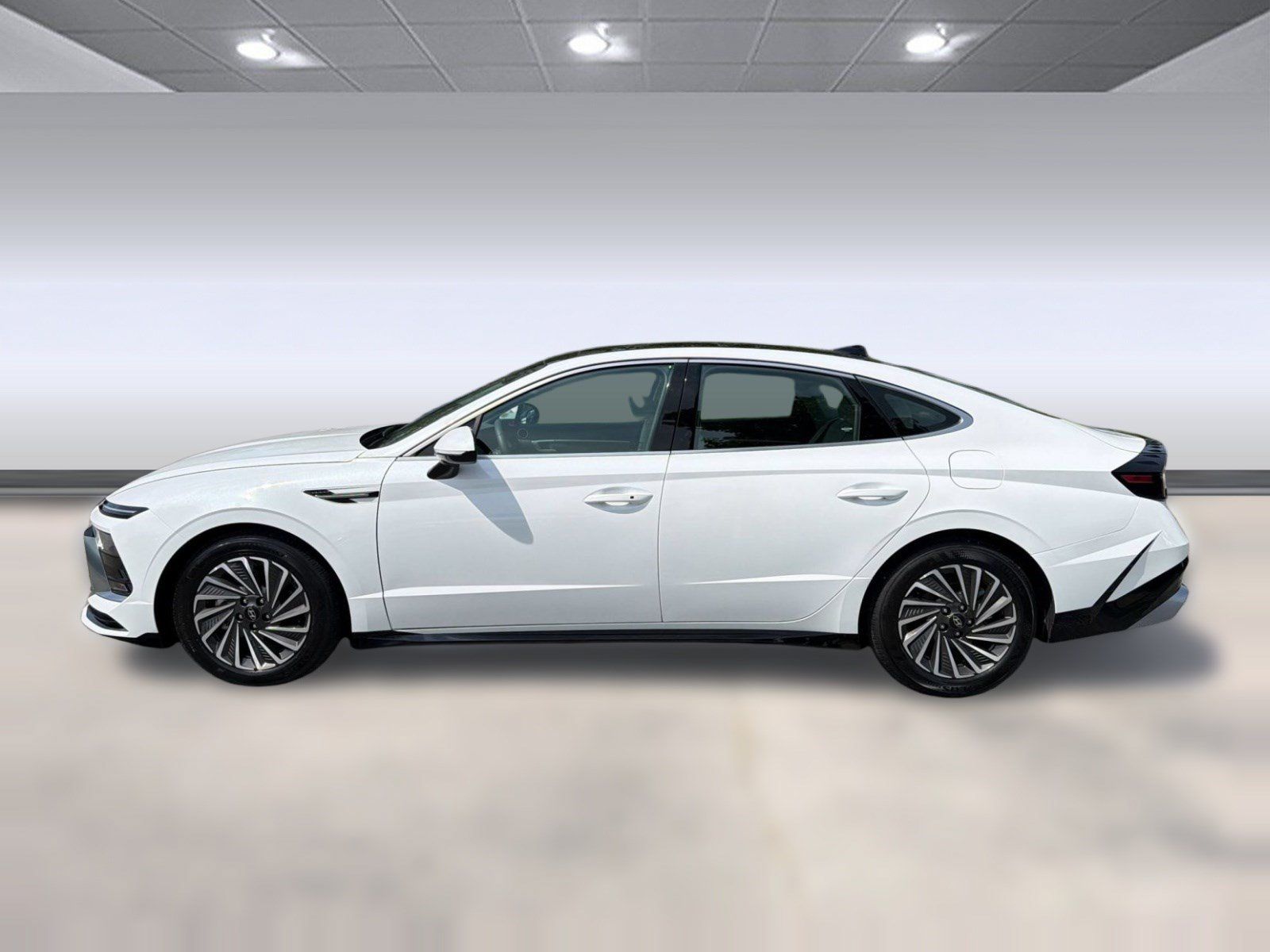 Used 2026 Hyundai Sonata SEL FWD image 2