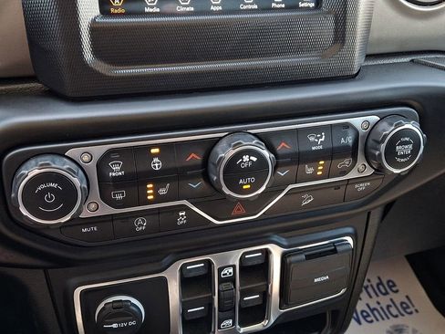 Used 2021 Jeep Wrangler Unlimited Sport AWD/4WD image 17