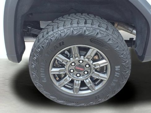 Used 2024 GMC Sierra 1500 AT4X AWD/4WD image 9
