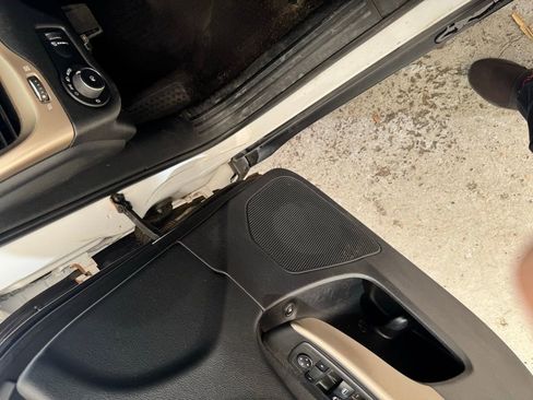 Used 2018 Jeep Cherokee Latitude image 12