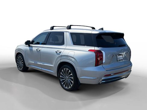 Used 2023 Hyundai Palisade Calligraphy FWD image 3