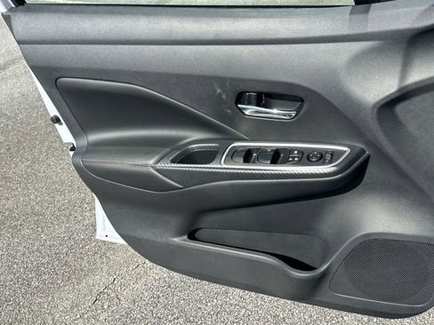 New 2025 Nissan Versa SR w/ Trunk Package image 15