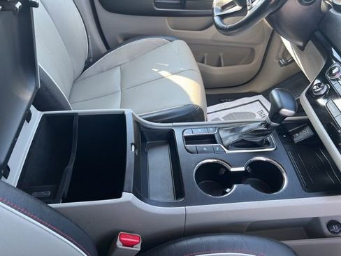 Used 2020 Kia Sedona EX image 27