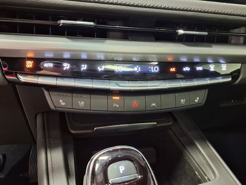 Used 2024 Cadillac XT4 Premium Luxury w/ Active Safety Package image 15