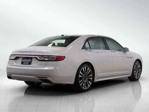 Used 2017 Lincoln Continental Select w/ Climate Package image 5