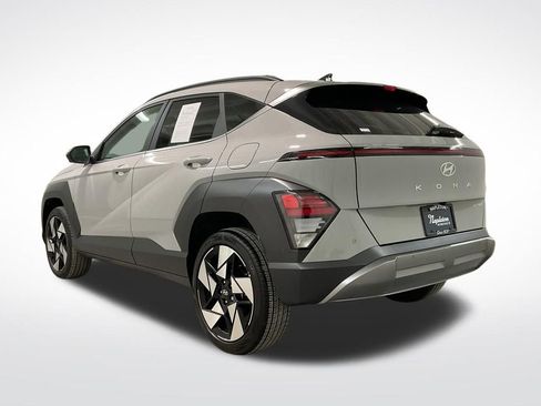 Used 2024 Hyundai Kona Limited AWD/4WD image 2