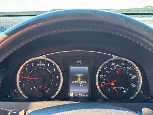 Used 2017 Toyota Camry SE w/ Moonroof Package image 11