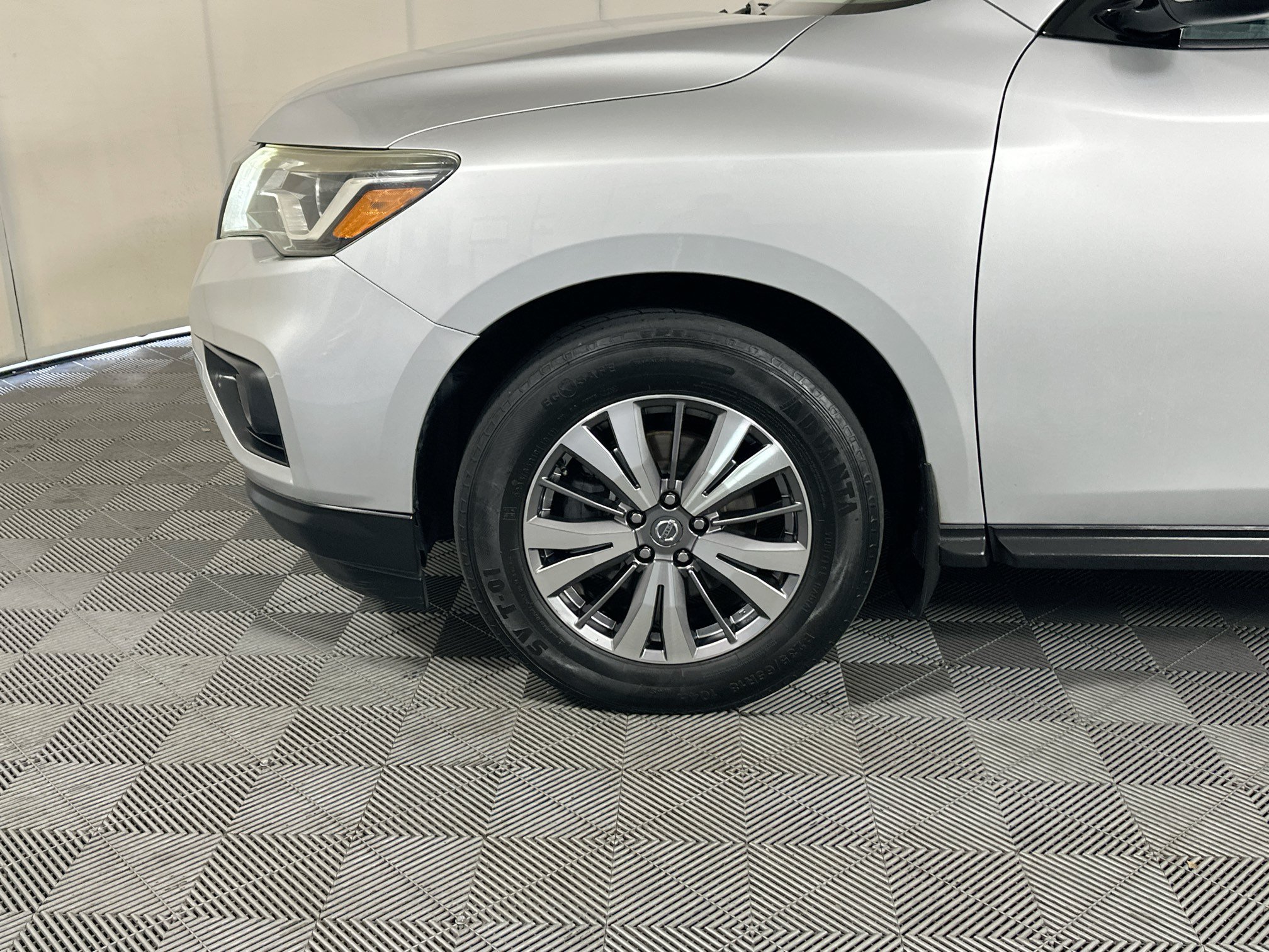 Used 2020 Nissan Pathfinder S FWD image 11