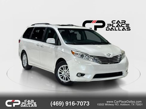 Used 2017 Toyota Sienna XLE w/ XLE Navigation Package FWD image 1
