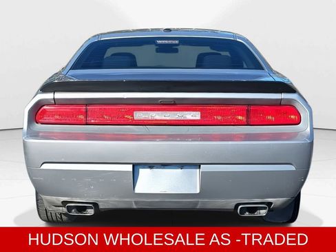 Used 2014 Dodge Challenger SXT image 5