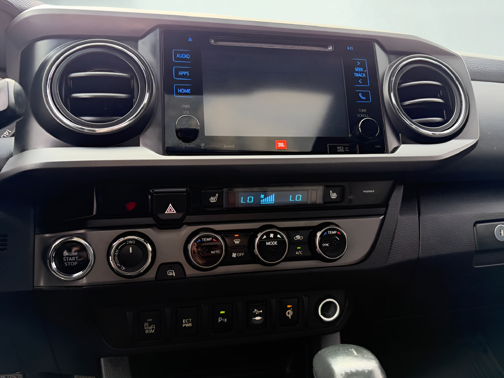 Used 2016 Toyota Tacoma TRD Off-Road AWD/4WD image 41