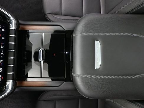 Used 2025 GMC Yukon Denali w/ Sun & Power Step Package AWD/4WD image 37