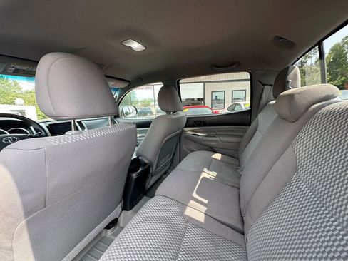 Used 2015 Toyota Tacoma PreRunner w/ SR5 Package image 10