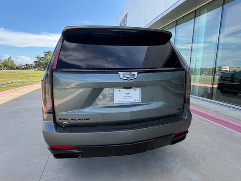 Used 2024 Cadillac Escalade Sport w/ LPO, ONYX Package AWD/4WD image 4